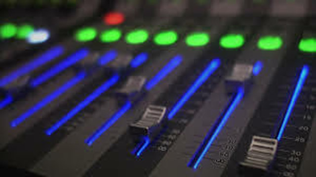 laut.fm – Pixeltitan