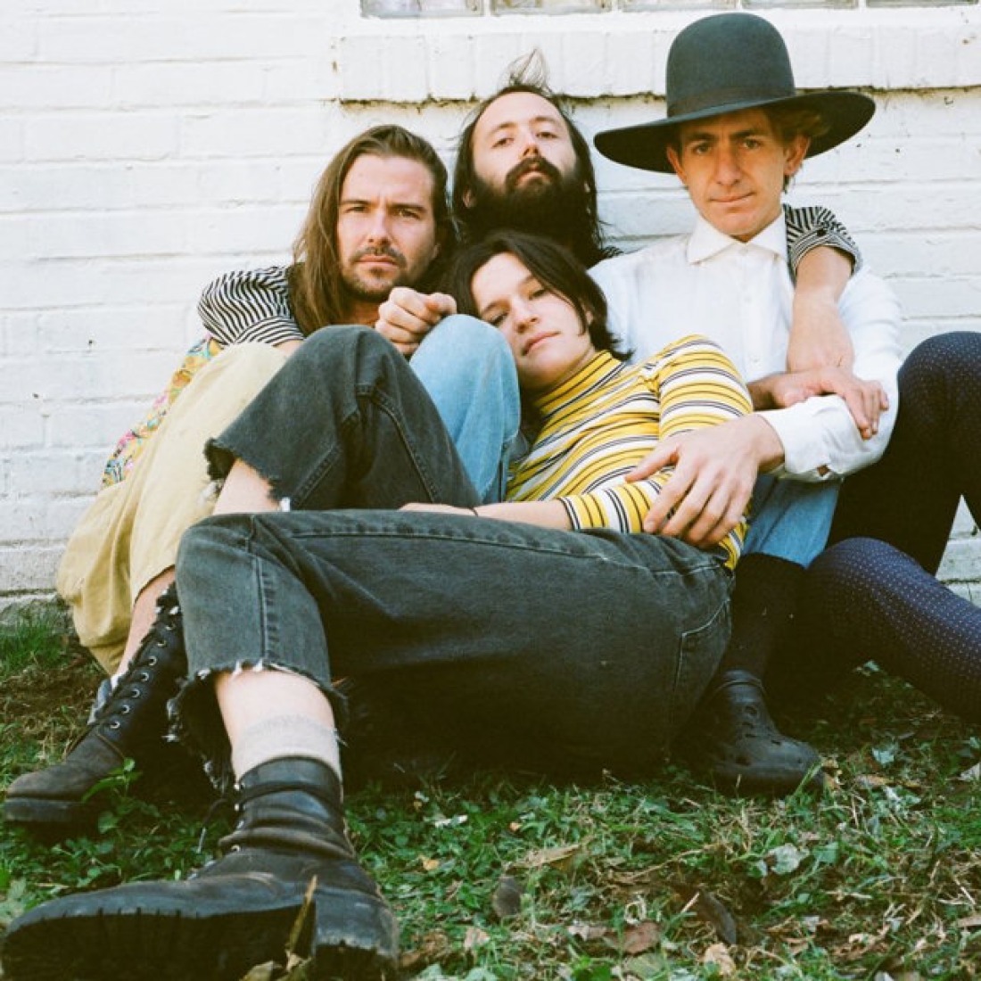 laut.fm – Big Thief Radio